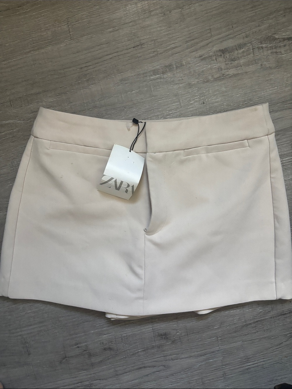 Zara Cream-White Mini Skort with Front Seam Detail mid/high waisted